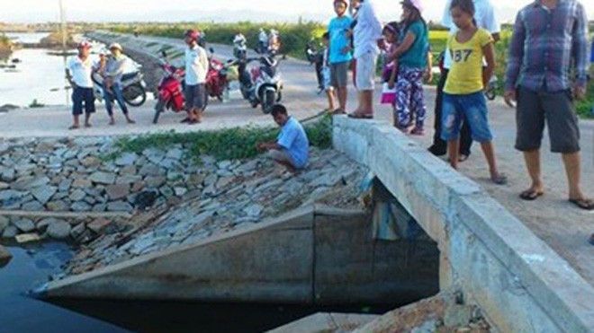 Bé gái tử vong vì trượt ngã xuống mương nước cạnh hồ nhiệt điện Ảnh minh họa