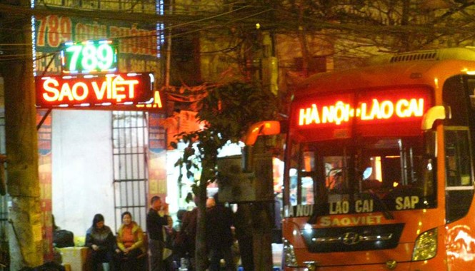 Xe lao xuống vực, hãng Sao Việt bị cấm, nhưng vẫn hoạt động? Tiền Phong đã có nhiều bài báo phản ánh việc Sao Việt lấy đường Giải Phóng (HN) làm bến đỗ. Ảnh: Đ.T