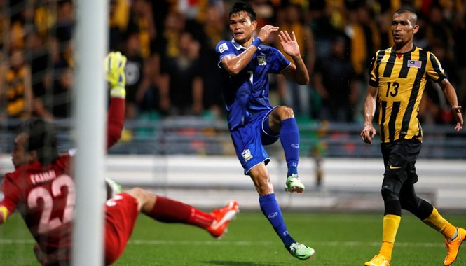 Thái Lan vs Malaysia (2-0): Chạm một tay vào Cúp vàng Thái Lan vs Malaysia (2-0): Chạm một tay vào Cúp vàng