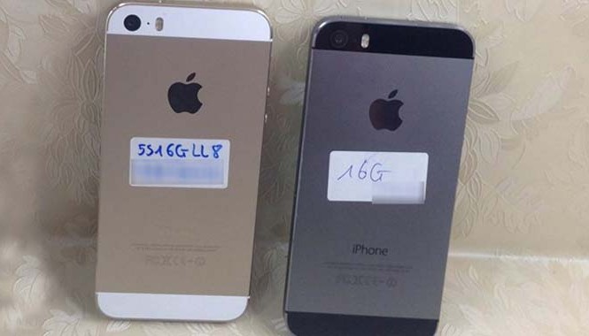 iPhone 5S cũ tràn về khiến hàng mới ế ẩm iPhone 5S đã qua sử dụng đang lấn át máy mới trên thị trường xách tay. Ảnh: Tuấn Anh/ Zing
