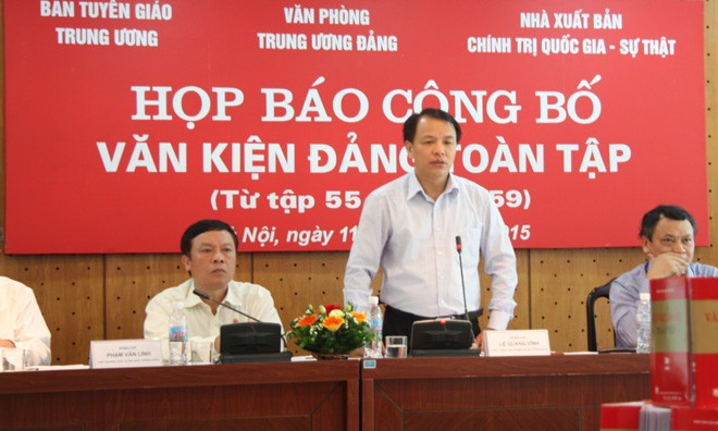 Giải mật, công bố nhiều tài liệu quan trọng về Đảng Họp báo công bố 5 tập văn kiện Đảng toàn tập sáng 11/9. Ảnh: Dũng Nguyễn.