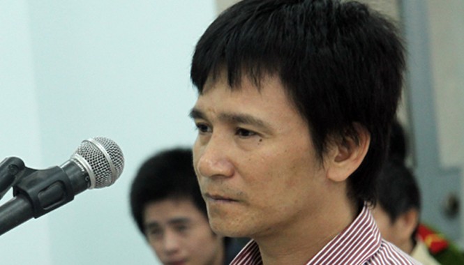 'Yêu râu xanh' xâm hại 2 con gái của bạn Gã đàn ông xâm hại hai con gái của bạn. Ảnh: Xuân Ngọc/VnExpress