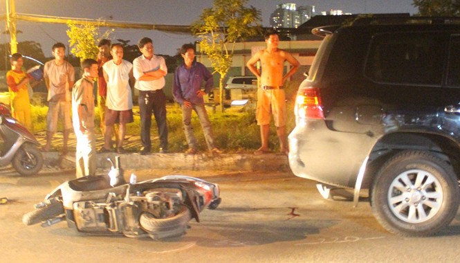 Tông đuôi ô tô, 2 ma men bắn ngược ra sau nguy kịch Hiện trường vụ tai nạn.