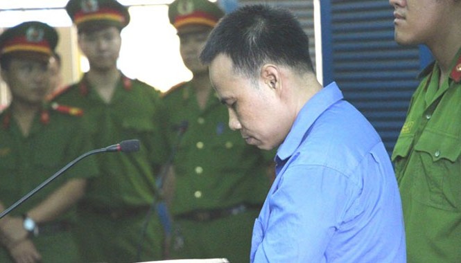 Tử hình kẻ đốt nhà vợ rồi nhảy cầu Phú Mỹ tự tử Diệp lĩnh án tử hình cho tội ác đã gây ra. Ảnh: K.T.