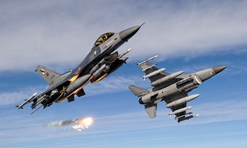 Bắn Su-24 Nga, Thổ Nhĩ Kỳ có thể vi phạm quy ước giao chiến Chiến đấu cơ F-16 của Thổ Nhĩ Kỳ. Ảnh: F-16.net.