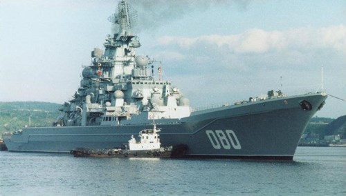 Tuần dương hạm Nga sẽ trang bị 'rồng lửa' S-300 và S-400 Tàu tuần dương hạm Đô đốc Nakhimov chạy năng lượng hạt nhân khi còn hoạt động.