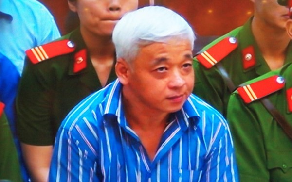 Sẽ đấu giá 3 nhà đất của bầu Kiên để thu hồi gần 79 tỷ đồng 3 tài sản nhà đất của "Bầu" Kiên tại TPHCM sẽ được cơ quan thi hành án đem bán để thu hồi số tiền gần 79 tỷ đồng. Ảnh: Tuấn Hợp.