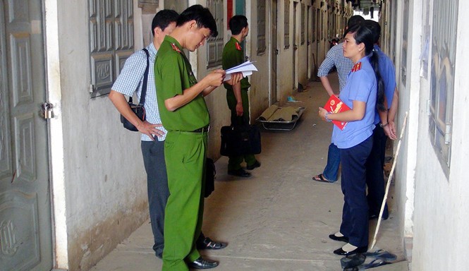 Nam công nhân chết treo cổ trong phòng trọ Dãy trọ nơi xảy ra vụ việc. Ảnh: Trọng Khôi/Tuổi Trẻ.
