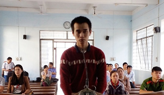 Hiếp dâm thiếu nữ 3 lần trong đêm rồi cướp tài sản Bị cáo Nguyễn Thế Anh.