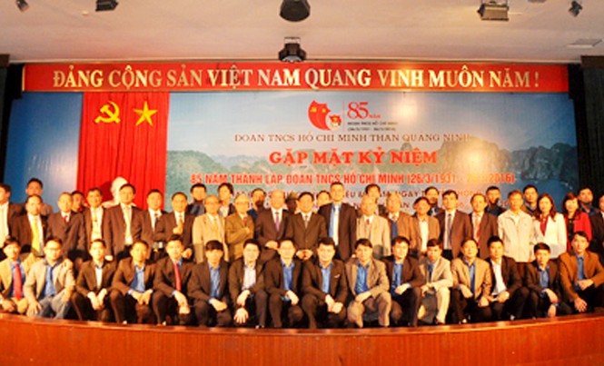 Vinh dự, tự hào các thế hệ cán bộ Đoàn ngành Than Vinh dự, tự hào các thế hệ cán bộ Đoàn ngành Than