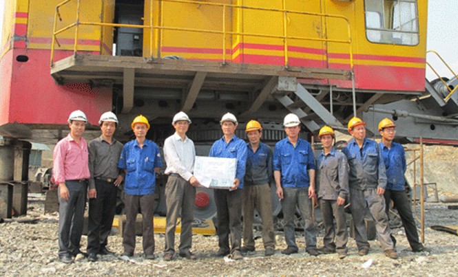 Công ty CP Chế tạo máy Vinacomin hưởng ứng nhiều hoạt động xã hội từ thiện Công ty CP Chế tạo máy Vinacomin hưởng ứng nhiều hoạt động xã hội từ thiện