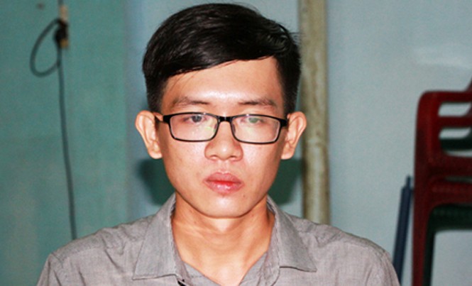 Thầy giáo bị thử việc không lương: 'Vẫn hồi hộp từ hôm gặp bác Thăng' Thầy Châu vẫn lo lắng sau khi bày tỏ nguyện vọng với Bí thư TPHCM. Ảnh: Mạnh Tùng.