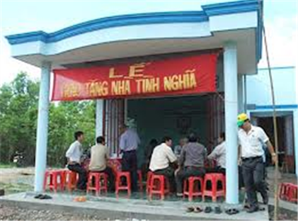 Hỗ trợ hơn 7.000 nhà ở cho người có công với cách mạng Hỗ trợ hơn 7.000 nhà ở cho người có công với cách mạng