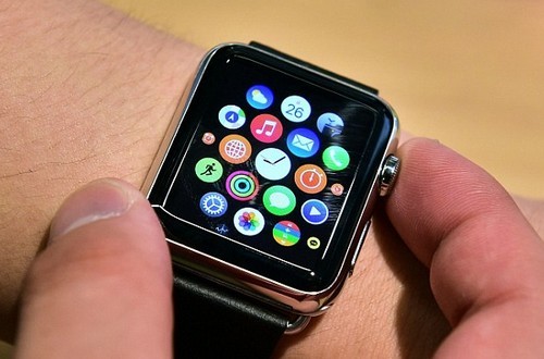 Chính phủ Anh cấm Apple Watch khi họp vì sợ nghe lén Chính phủ Anh và Australia không cho phép nhân viên mang Apple Watch khi họp.