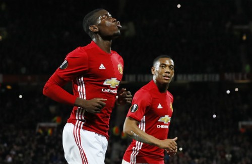 Pogba lập cú đúp, M.U đè bẹp Fenerbahce Pogba (trái) và Martial giúp Man Utd ghi ba bàn ngay trong hiệp một. Ảnh: Reuters.