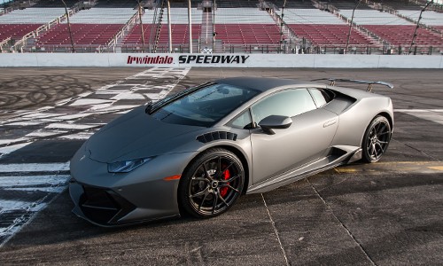Người đẹp Thụy Điển drift siêu xe Huracan siêu đẳng Siêu xe trang bị gói độ bodykit Vorsteiner Novara Edizione Aero.