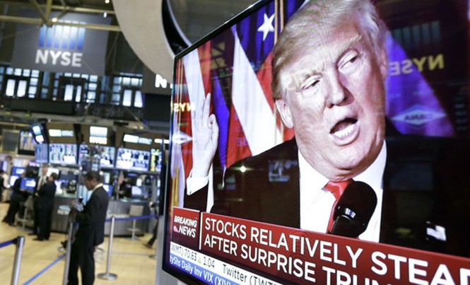 Ngược với dự báo, chứng khoán Mỹ lập đỉnh nhờ “hiệu ứng” Donald Trump Ngược với dự báo, chứng khoán Mỹ lập đỉnh nhờ “hiệu ứng” Donald Trump