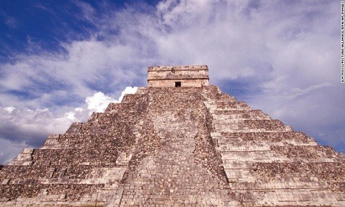Cấu trúc giống búp bê Nga bên trong kim tự tháp Maya Kim tự tháp Kukulkan ở khu di tích khảo cổ Chichen Itza, bang Yucatán, Mexico. Ảnh: G.A.Rossi/AP.