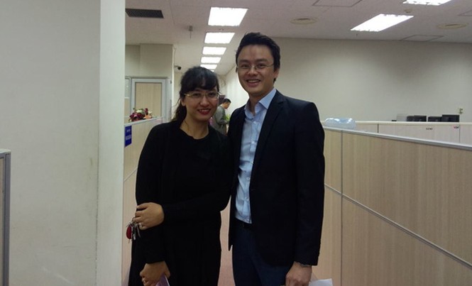 BTV Vân Anh: 'Rời khỏi VTV là một quyết định khó khăn' BTV Vân Anh và BTV Hữu Bằng trong giờ phút chia tay. Ảnh: HB.