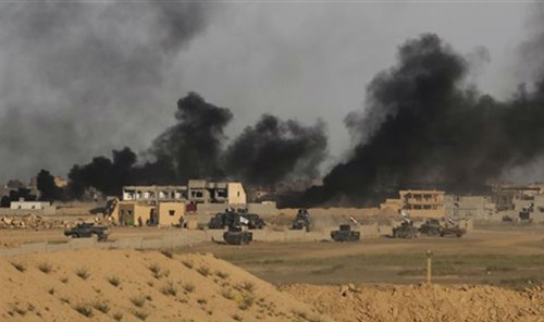 IS đánh bom xe liên hoàn ở Iraq, 23 người thiệt mạng Bom nổ ở Mosul, Iraq. Ảnh: India.