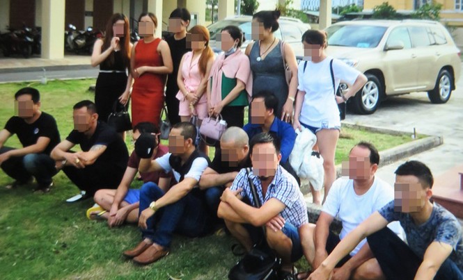 Đại gia mở 'tiệc ma túy' chiêu đãi bạn Nhóm người phê ma túy bị công an quận 7 tạm giữ.