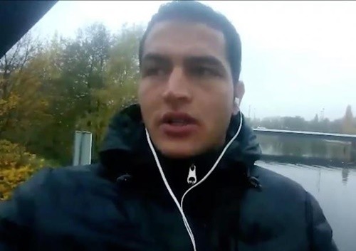 IS xác nhận kẻ lao xe tải ở Berlin bị tiêu diệt Anis Amri thề trung thành với thủ lĩnh IS Abu Bakr al-Baghdadi. Ảnh: Reuters.