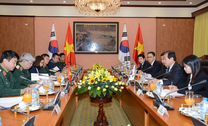 Tướng Nguyễn Chí Vịnh đối thoại cùng người đồng cấp Hàn Quốc Tướng Nguyễn Chí Vịnh đối thoại cùng người đồng cấp Hàn Quốc