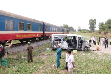 Kiểm tra chéo số liệu tai nạn giao thông dịp Tết Vụ tai nạn nghiêm trọng giữa tàu hỏa và xe khách xảy ra tại Đồng Nai ngày mùng 5 Tết.