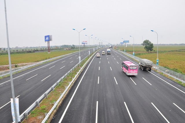 Chỉ làm trước một số đoạn tuyến cao tốc Bắc – Nam vì thiếu vốn Chỉ làm trước một số đoạn tuyến cao tốc Bắc – Nam vì thiếu vốn