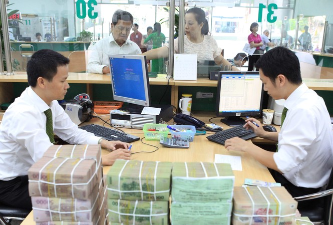 Ngân hàng hút về lượng tiền khổng lồ sau Tết Một lượng tiền khổng lồ đang được NHNN hút về sau khi hoàn thành nhiệm vụ giữ ổn định thanh khoản trước tết. Ảnh minh họa