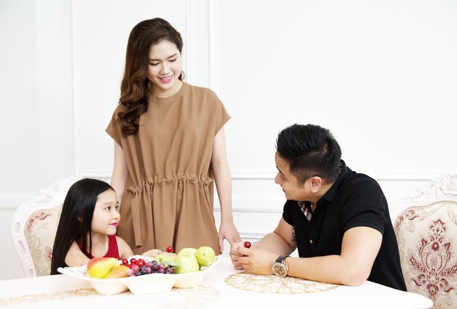 Vợ Minh Tiệp: Chồng không 'ngoan' hơn khi lấy tôi Gia đình hạnh phúc của diễn viên Minh Tiệp và bà xã Phạm Dương.