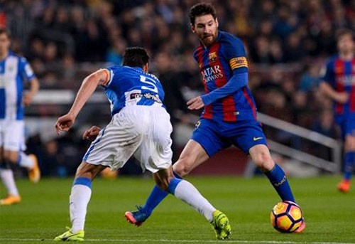 Đá phạt đền ở phút 90, Messi cứu Barca khỏi nguy cơ mất điểm Messi và Barca gượng dậy sau trận thua đậm PSG tại Champions League. Ảnh: Reuters.