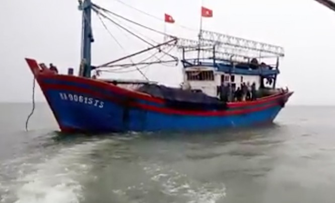 Tàu cá đứt dây tời, thuyền viên tử vong tại chỗ Tàu cá có thuyền viên bị nạn.