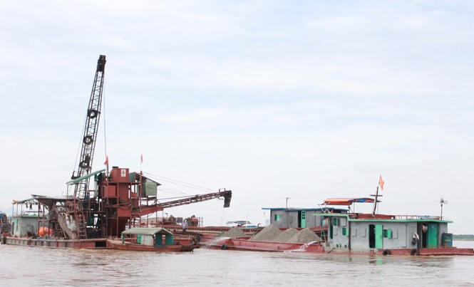 Bộ Giao thông báo cáo Thủ tướng lý do duyệt chủ trương nạo vét sông Cầu Một dự án khai thác cát dưới danh nghĩa nạo vét luồng. Ảnh: Minh Đức