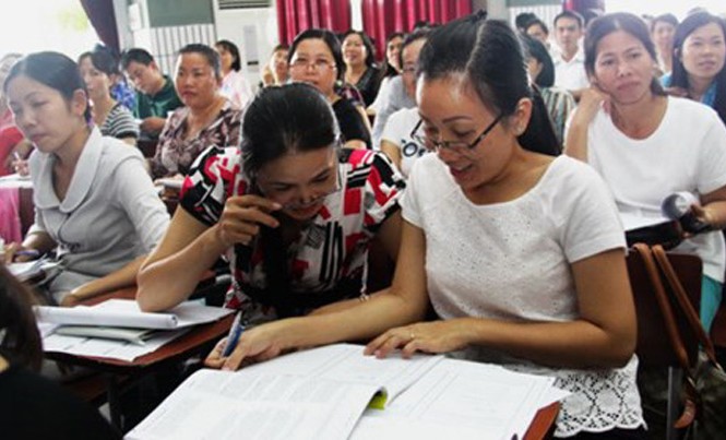 Chương trình giáo dục phổ thông mới và bài toán giáo viên ở cấp Trung học cơ sở Đào tạo giáo viên là bài toán đặt ra khi áp dụng chương trình giáo dục phổ thông mới. (Ảnh minh họa: Tuoitre.vn)