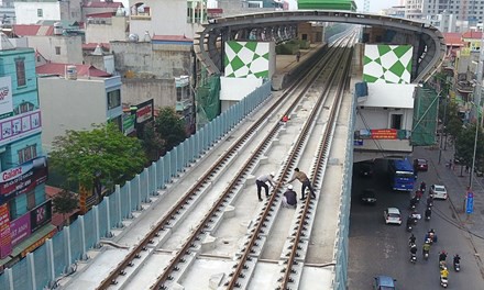 Đường sắt Cát Linh - Hà Đông chậm tiến độ, lãi vay 1,2 tỷ đồng/ngày Dự án Cát Linh – Hà Đông đang được chờ đợi từng ngày.
