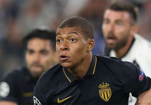 Thần đồng Mbappe rời Champions League cùng kỷ lục Mbappe tỏa sáng rực rỡ ngay trong mùa đầu tiên dự Champions League. Ảnh: Reuters.