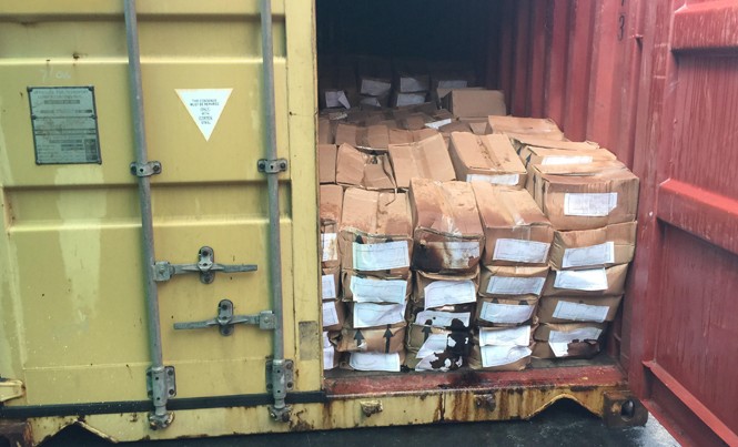 Phát hiện container lá khát nhập lậu vào cảng Hải Phòng Phát hiện container lá khát nhập lậu vào cảng Hải Phòng