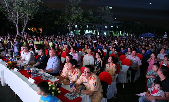 3.000 người tham gia ngày hội 'Về nhà an toàn' Toàn cảnh ngày hội.