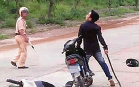 Nhóm thanh niên tấn công công an để giải cứu đồng bọn Ảnh minh họa.