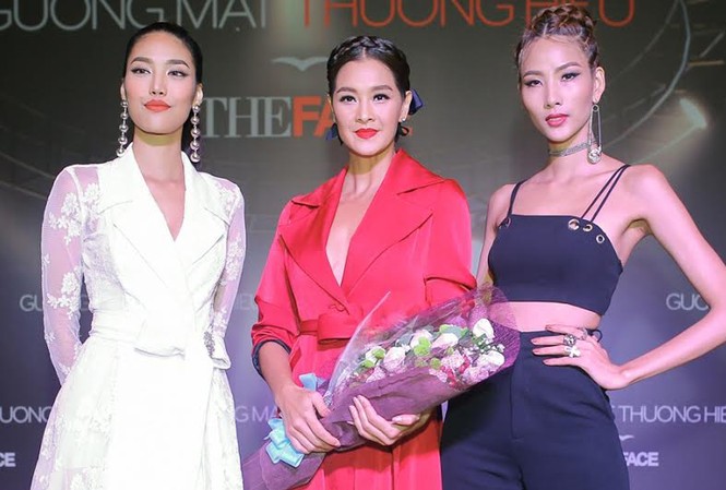 Lan Khuê - Hoàng Thùy “đọ sắc” cùng HLV The Face Thailand Lan Khuê - Hoàng Thùy “đọ sắc” cùng HLV The Face Thailand