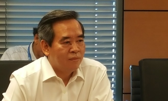 Quốc hội thảo luận Tổ: Nhờ Thống đốc “cũ” giải thích giùm Đại biểu Nguyễn Văn Bình. Ảnh: Khánh Huyền.
