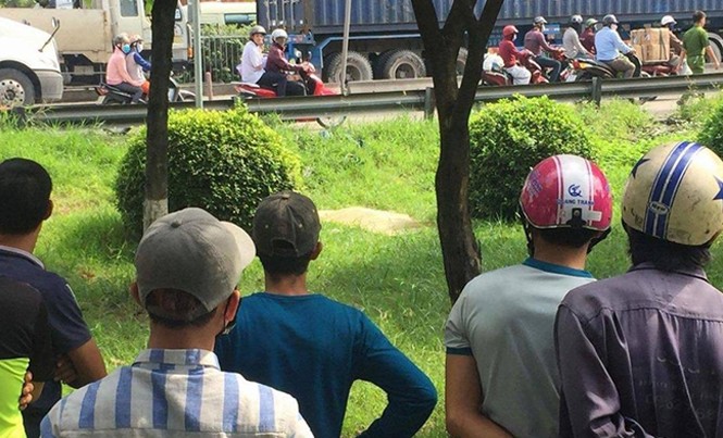 Bản tin 14H: Cô gái tử vong bất thường dưới chân cầu Hiện trường nơi phát hiện nạn nhân.