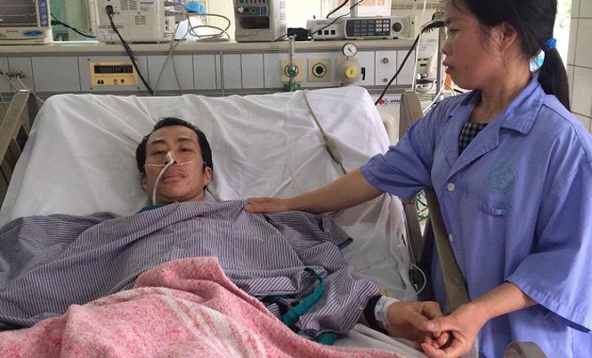 Dùng kỹ thuật tim phổi nhân tạo cứu sống bệnh nhân sốc tim Dùng kỹ thuật tim phổi nhân tạo cứu sống bệnh nhân sốc tim