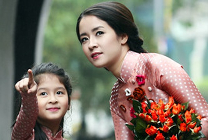 Thùy Dương 'Người phán xử' từng phải bán đồ cá nhân để có tiền nuôi con Thùy Dương 'Người phán xử' từng phải bán đồ cá nhân để có tiền nuôi con