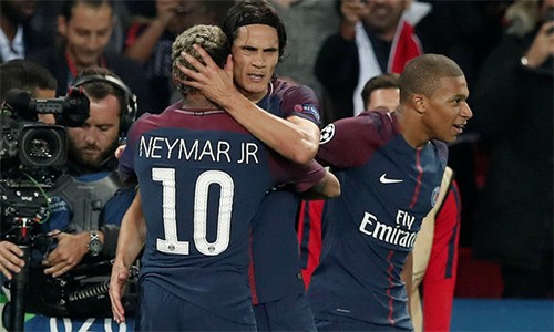 PSG vùi dập Bayern trong ngày Cavani làm lành với Neymar Với PSG, việc dàn hoà giữa Neymar với Cavani quan trọng không kém kết quả trận đấu. Ảnh: Reuters.