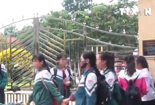 Bản tin 14H: Nam sinh lớp 12 ở Tuyên Quang đánh chết bạn tại trường Trường THPT Tháng 10, nơi xảy ra sự việc. Ảnh: Cắt từ clip TTXVN.