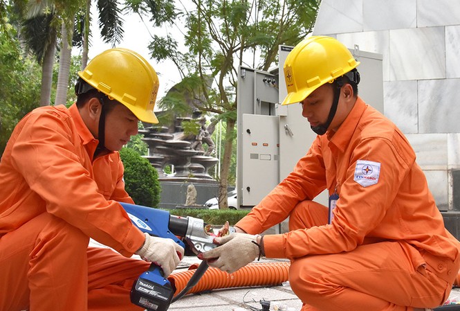 Chủ tịch EVN: Tháng 7 trình đề án thí điểm thị trường bán lẻ điện cạnh tranh Tháng 7, EVN sẽ trình đề án thí điểm về bán lẻ điện cạnh tranh
