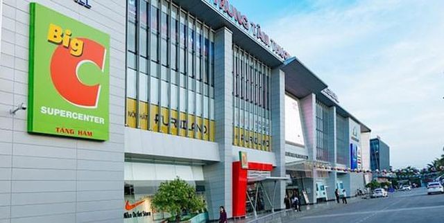 Bộ Công Thương làm việc với BigC về việc ngừng mua hàng may mặc Việt Đại diện Big C cho hay sẽ mở lại đơn hàng với 50 doanh nghiệp dệt may trong nước. Các đơn hàng khác sẽ được xem xét trong 2 tuần tới
