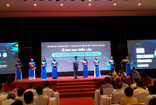 VNPT giới thiệu nhiều giải pháp công nghệ sáng tạo cho hành trình chuyển đổi số VNPT sẽ giới thiệu 2 giải pháp công nghệ Trục liên thông văn bản quốc gia và Hệ thống Phòng họp không giấy tờ VNPT e-Cabinet tại hội thảo